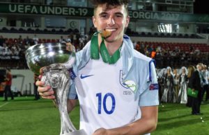 Ajax pensa em novo prodígio do Chelsea.