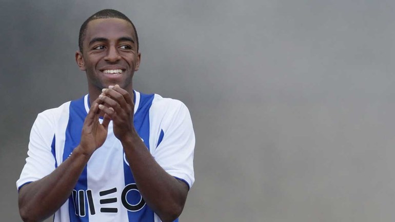 Ricardo pronto para Inglaterra.