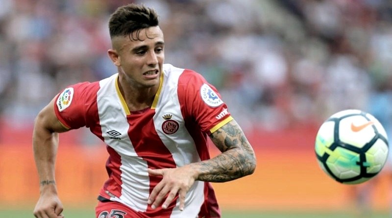 Brilhou ao serviço do Girona, agora dá o salto para um dos “Grandes” da Alemanha.