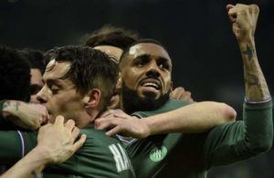 Crystal Palace às compras em França.