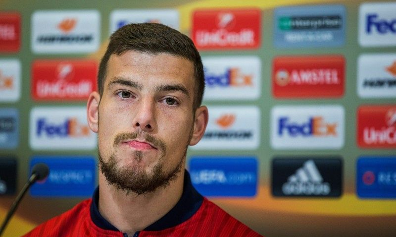 Tiba de malas feitas para a Polónia.