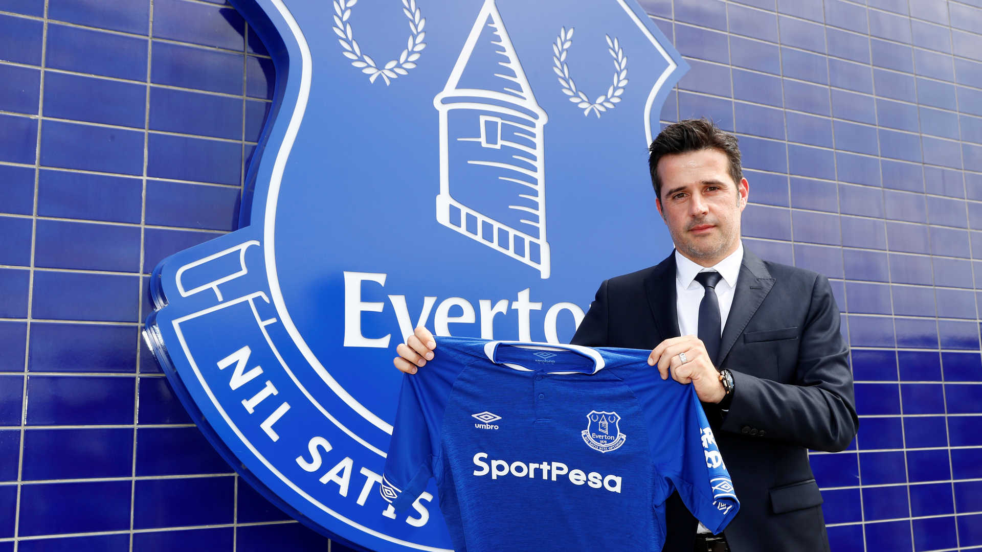 Arrumar o Goodison Park.