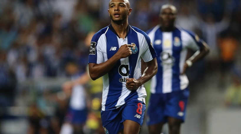 Brahimi, novamente pretendido em Inglaterra.