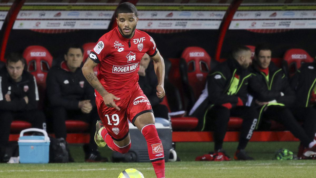 Rosier praticamente garantindo.