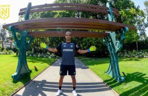 OFICIAL: Nantes segura promessa da Baliza.