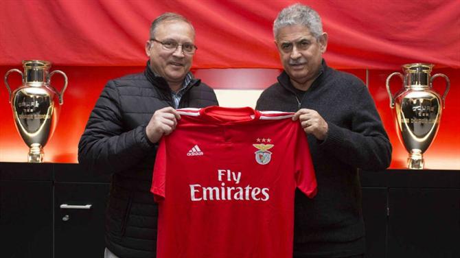 Benfica e Alverca de mãos dadas.