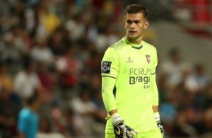 Sá não fica e é para vender.