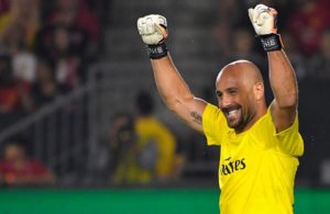 Sarri de olho em Reina.