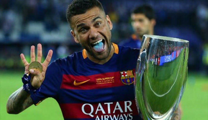 Dani Alves com interessado vindo de Itália.