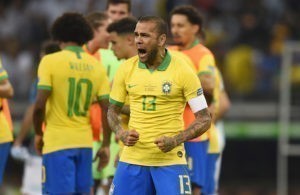 Dani Alves sondado por clube espanhol.