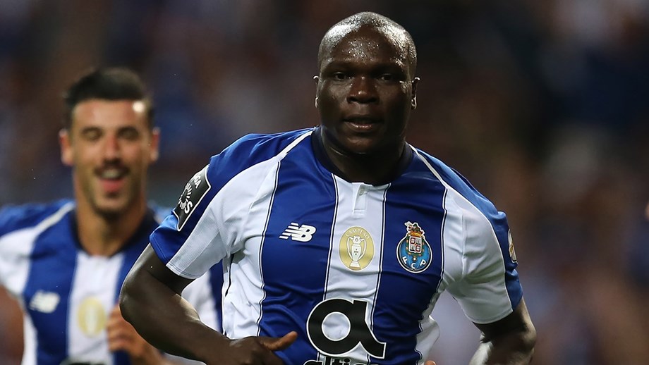 Aboubakar com um pé no futebol turco.