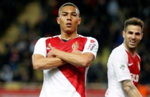 OFICIAL: Vinícius reforça o Benfica.