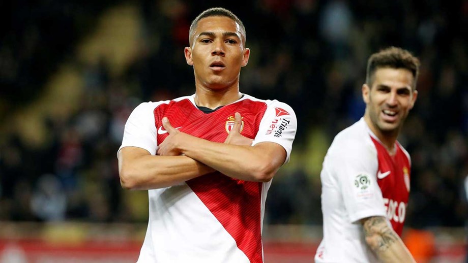 OFICIAL: Vinícius reforça o Benfica.