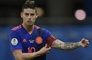 Napoli com alternativas a James.
