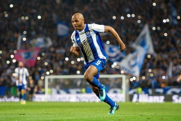 OFICIAL: Brahimi no Qatar.