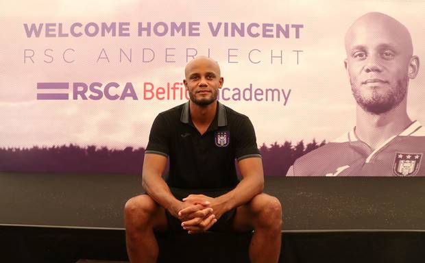 OFICIAL: Kompany durou 4 jogos como treinador.