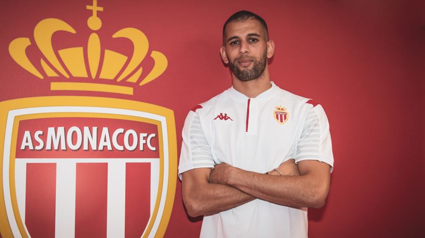 OFICIAL: Slimani no Mónaco.