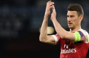 Koscielny pode regressar à Ligue 1.