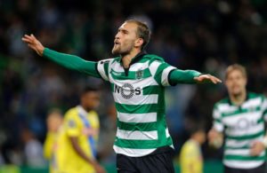 Bas Dost com mais um interessado.