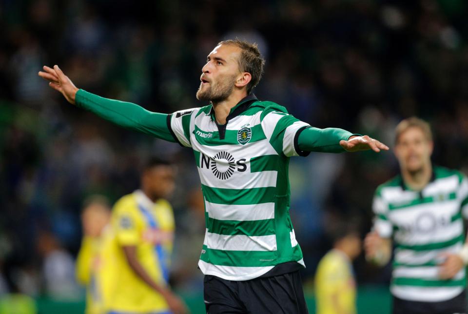 Bas Dost com mais um interessado.