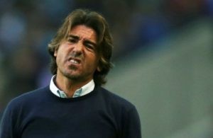 Sá Pinto detido no Aeroporto de Faro.