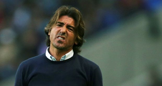 Sá Pinto detido no Aeroporto de Faro.