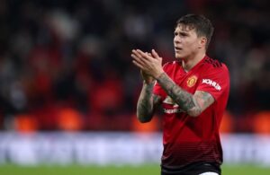 OFICIAL: Lindelof até 2024.