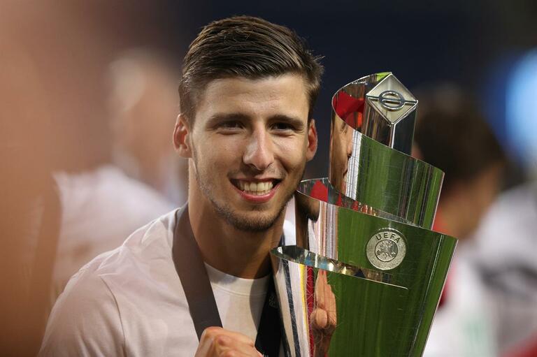 Rúben Dias na lista de “Gigante” Inglês.