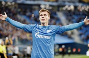 Saiu da prisão e vai jogar na Liga dos Campeões.