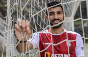 OFICIAL: Renovação para Esgaio.