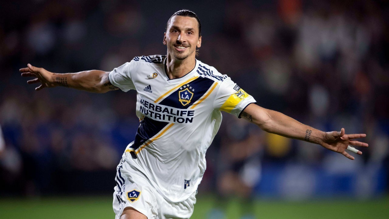 Ibrahimovic aceita regressar à Serie A, mas tem uma exigência.