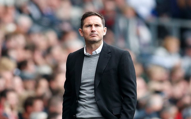 Atrasado um minuto? 500€ multa! As leis do Chelsea.