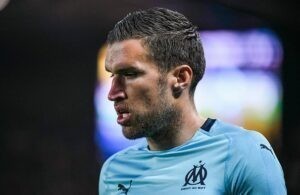 Strootman alvo de disputa italiana.