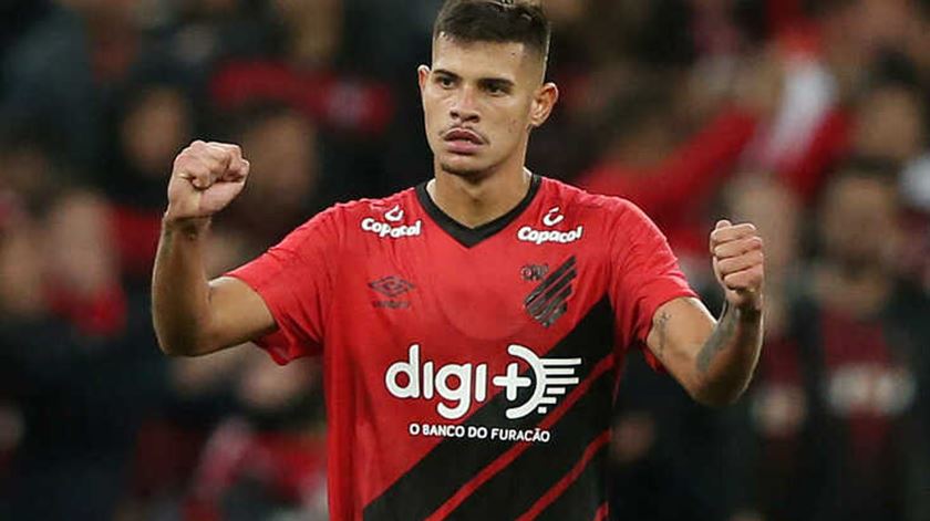 Bruno Guimarães só no Benfica por 20 M€!