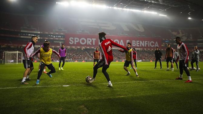 Mais de 20.000 na Luz