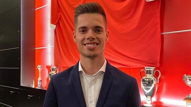 Weigl com contrato até 2024