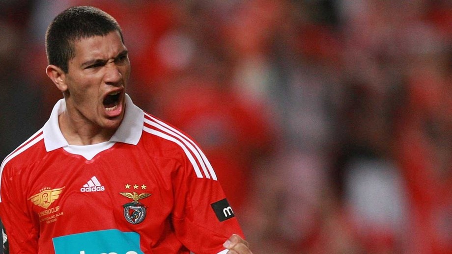 “O presidente do Benfica pagou-me a renda de casa durante seis meses”