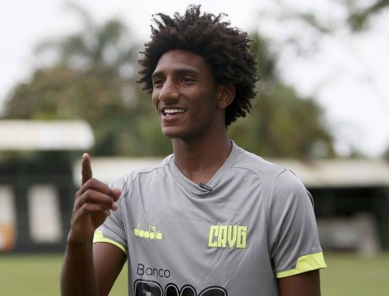 TALLES MAGNO REVELA SONHO EUROPEU