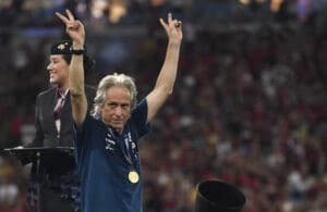 Jorge Jesus pode vir acompanhado com dois jogadores.