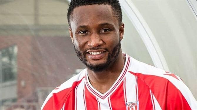 OFICIAL: Obi Mikel de regresso ao futebol inglês.