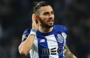 Alex Telles na agenda dos “Red Devils”.