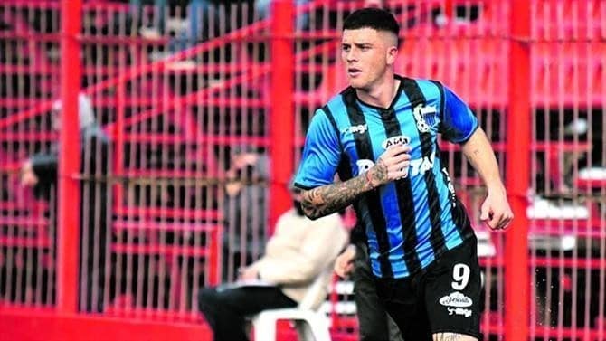 “Colo” Ramirez poderá vestir camisola Azul e Branca.