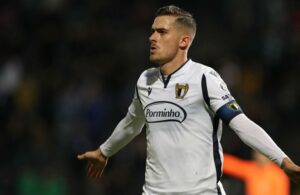 Toni Martínez, seduzido pelo “Dragão”.