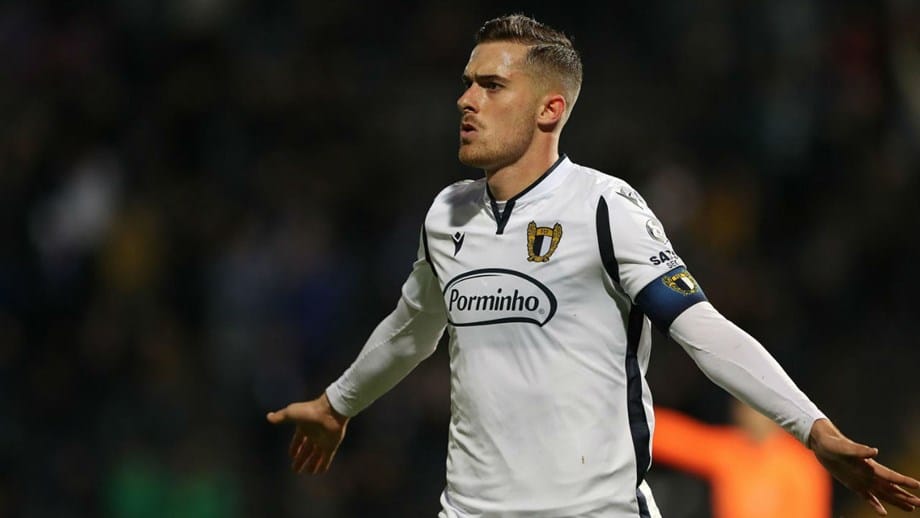 Toni Martínez, seduzido pelo “Dragão”.