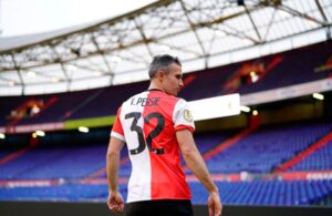 OFICIAL: Van Persie de regresso ao Feyenoord.