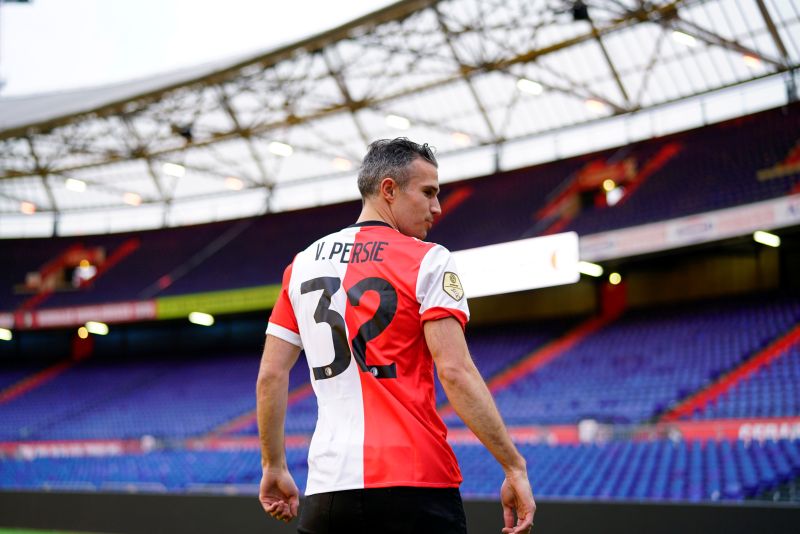 OFICIAL: Van Persie de regresso ao Feyenoord.