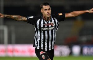 Scamacca perto de ser “Gverreiro”.