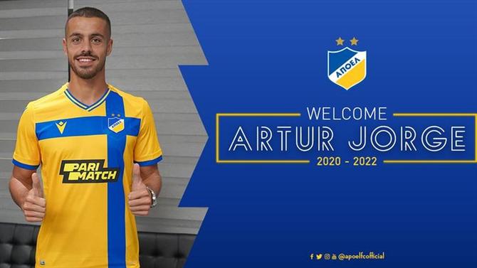 OFICIAL: Artur Jorge assina pelo APOEL.