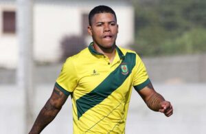 Douglas Tanque com vários interessados.