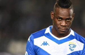 Balotelli negociado com o Genoa.